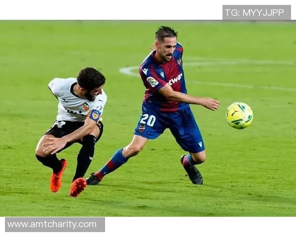 瓦伦西亚保级之战的生死时刻与球队命运的关键抉择 瓦伦西亚保级之战的生死时刻与球队命运的关键抉择